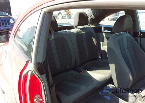 2012 Volkswagen Beetle 2.0T из США, поврежденный, VIN 3VW4A7AT7CM623114